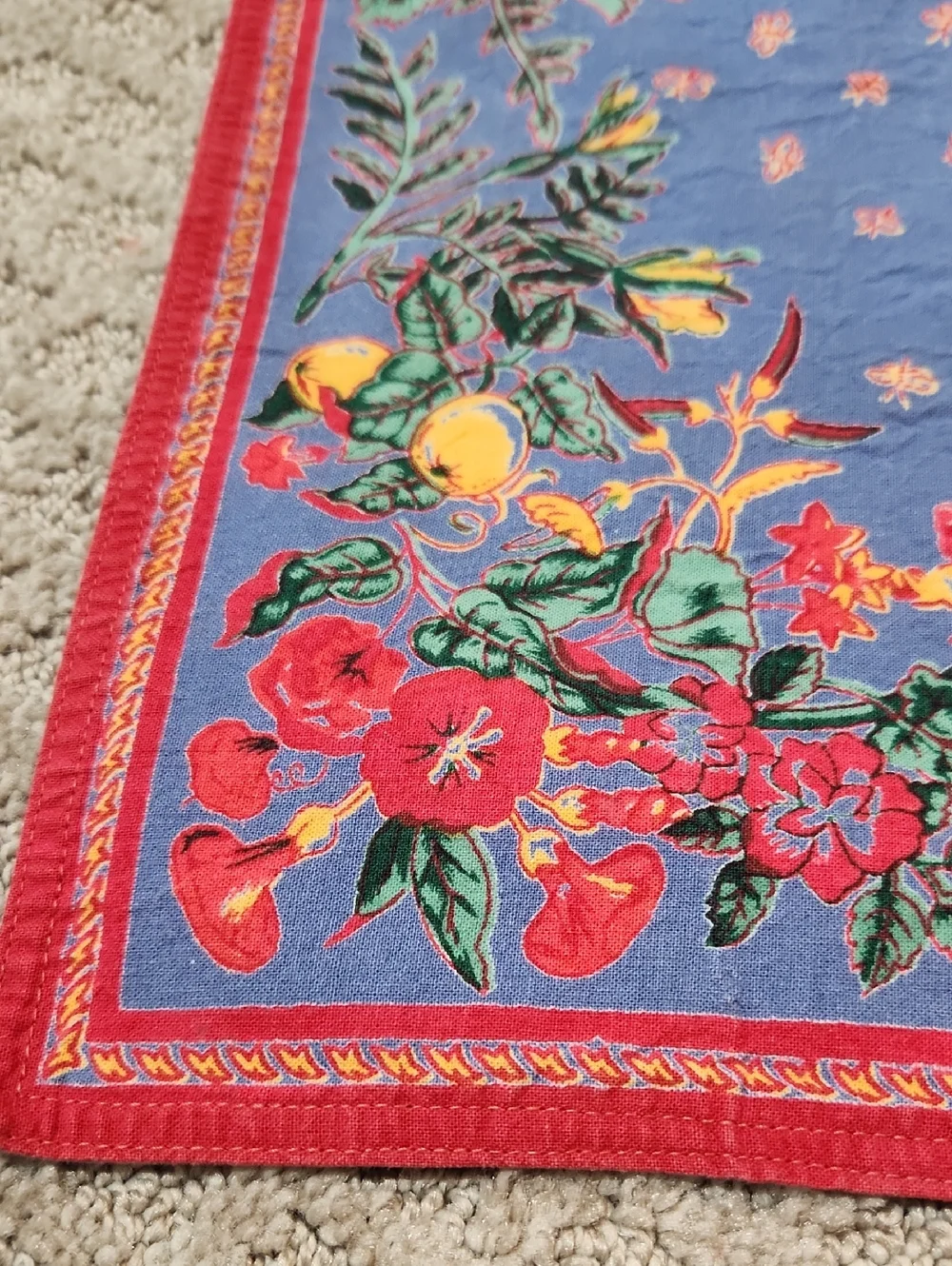 Williams Sonoma French Country Blue Fabric Placemats Set Of Four Red & Yellow